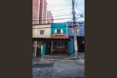 Casa à venda com 114m², 2 quartos e 1 vaga Casa à venda com 114m², 2 quartos e 1 vagaFachada