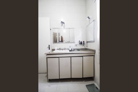 Casa à venda com 114m², 2 quartos e 1 vaga Casa à venda com 114m², 2 quartos e 1 vagaBanheiro