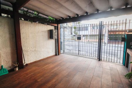 Casa à venda com 114m², 2 quartos e 1 vaga Casa à venda com 114m², 2 quartos e 1 vagaGaragem