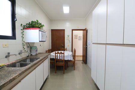 Apartamento para alugar com 134m², 3 quartos e 2 vagasCozinha