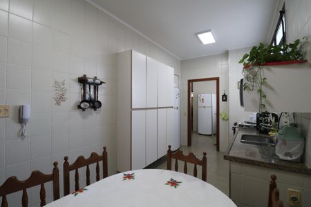 Apartamento para alugar com 134m², 3 quartos e 2 vagasCozinha