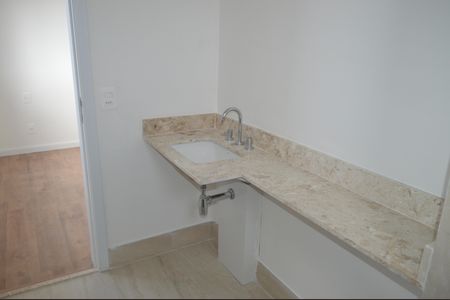 Apartamento à venda com 76m², 2 quartos e 1 vagaBanheiro da Suíte 1