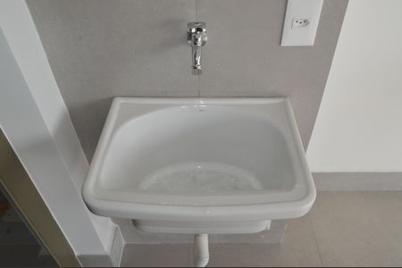 Apartamento à venda com 76m², 2 quartos e 1 vagaÁrea de Serviço