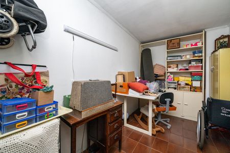 Casa à venda com 250m², 5 quartos e 2 vagasQuarto de costura