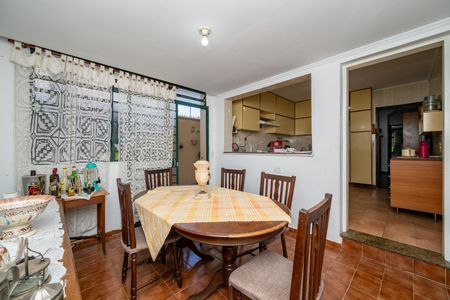 Casa à venda com 250m², 5 quartos e 2 vagasCopa