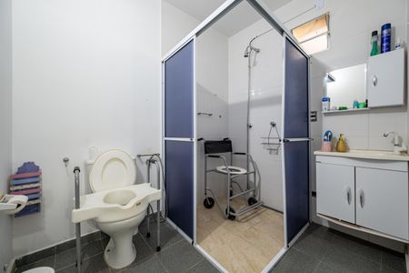 Casa à venda com 250m², 5 quartos e 2 vagasBanheiro 2