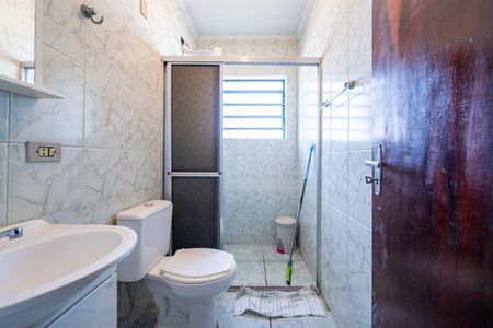 Casa à venda com 250m², 5 quartos e 2 vagasBanheiro 1