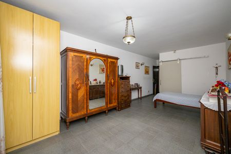 Casa à venda com 250m², 5 quartos e 2 vagasSala