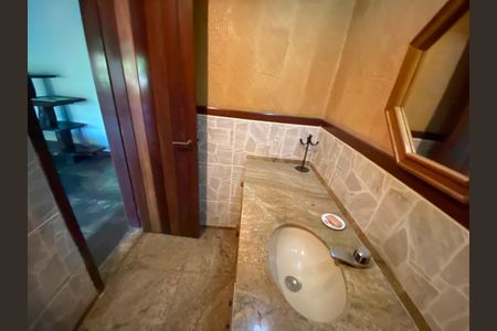 Casa à venda com 590m², 4 quartos e 3 vagasLavabo