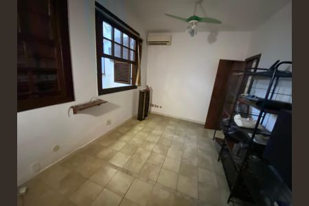 Casa à venda com 590m², 4 quartos e 3 vagasQuarto 3