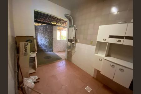 Casa à venda com 590m², 4 quartos e 3 vagasÁrea de Serviço