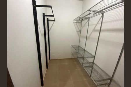 Casa à venda com 590m², 4 quartos e 3 vagasCloset da Suíte