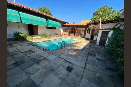 Casa à venda com 590m², 4 quartos e 3 vagasÁrea Externa