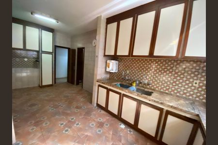 Casa à venda com 590m², 4 quartos e 3 vagasCozinha