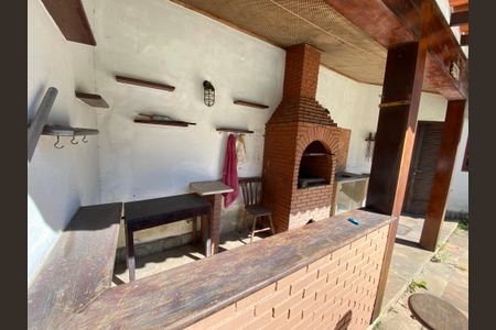 Casa à venda com 590m², 4 quartos e 3 vagasÁrea Externa