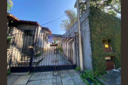 Casa à venda com 590m², 4 quartos e 3 vagasPlaca
