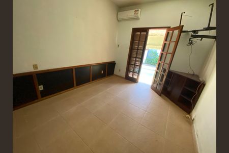 Casa à venda com 590m², 4 quartos e 3 vagasQuarto 4