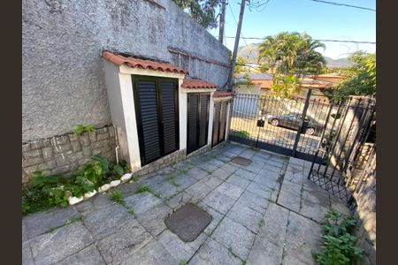 Casa à venda com 590m², 4 quartos e 3 vagasGaragem