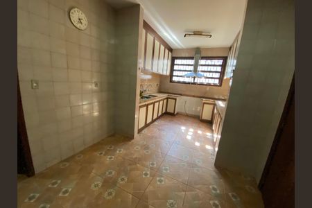 Casa à venda com 590m², 4 quartos e 3 vagasCozinha