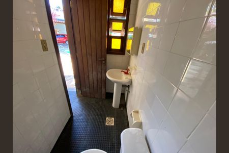 Casa à venda com 590m², 4 quartos e 3 vagasBanheiro Externo