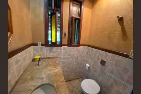 Casa à venda com 590m², 4 quartos e 3 vagasLavabo