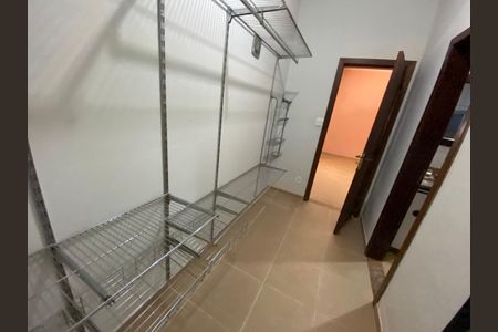 Casa à venda com 590m², 4 quartos e 3 vagasCloset da Suíte