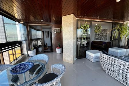 Apartamento à venda com 230m², 3 quartos e 2 vagasVaranda