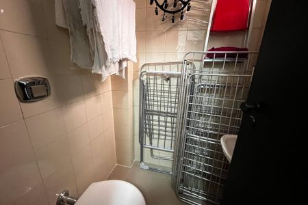 Apartamento à venda com 230m², 3 quartos e 2 vagasBanheiro 4