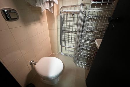Apartamento à venda com 230m², 3 quartos e 2 vagasBanheiro 4