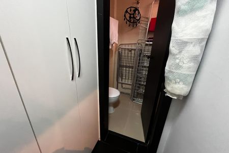 Apartamento à venda com 230m², 3 quartos e 2 vagasBanheiro 4