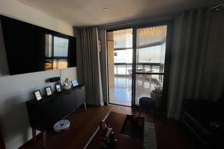 Apartamento à venda com 230m², 3 quartos e 2 vagasSala