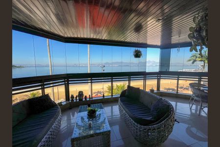 Apartamento à venda com 230m², 3 quartos e 2 vagasVaranda