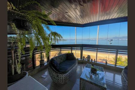 Apartamento à venda com 230m², 3 quartos e 2 vagasVaranda