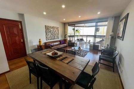 Apartamento à venda com 230m², 3 quartos e 2 vagasSala