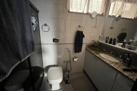 Apartamento à venda com 230m², 3 quartos e 2 vagasBanheiro da Suíte