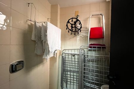 Apartamento à venda com 230m², 3 quartos e 2 vagasBanheiro 4