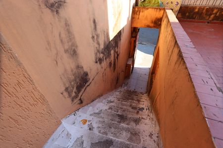 Casa à venda com 132m², 2 quartos e 1 vagaEscada de acesso