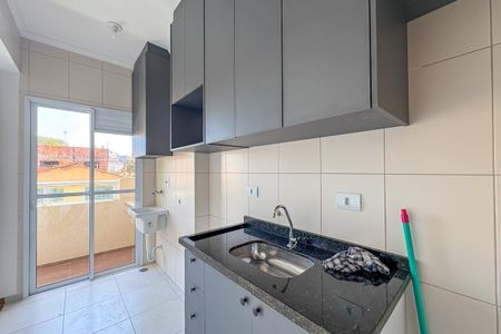 Apartamento para alugar com 49m², 2 quartos e 1 vaga Apartamento para alugar com 49m², 2 quartos e 1 vagaCozinha e Área de Serviço