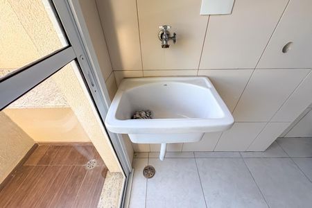 Apartamento para alugar com 49m², 2 quartos e 1 vaga Apartamento para alugar com 49m², 2 quartos e 1 vagaCozinha e Área de Serviço