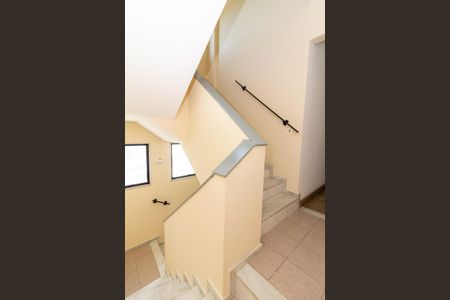 Apartamento para alugar com 102m², 3 quartos e 1 vagaEscada