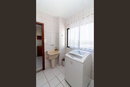 Apartamento para alugar com 102m², 3 quartos e 1 vagaÁrea de Serviço