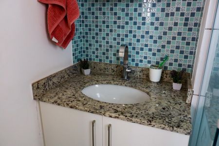 Apartamento à venda com 65m², 2 quartos e 1 vaga Apartamento à venda com 65m², 2 quartos e 1 vagaBanheiro da Suíte 2