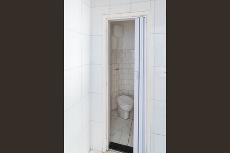 Apartamento à venda com 72m², 2 quartos e sem vaga Apartamento à venda com 72m², 2 quartos e sem vagaBanheiro de Serviço