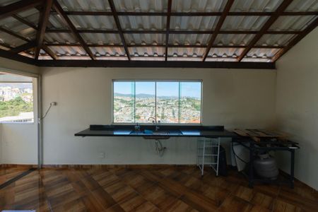 Casa à venda com 600m², 3 quartos e 7 vagas Casa à venda com 600m², 3 quartos e 7 vagasTerraço