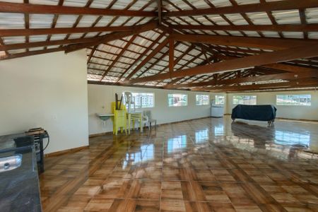 Casa à venda com 600m², 3 quartos e 7 vagas Casa à venda com 600m², 3 quartos e 7 vagasTerraço