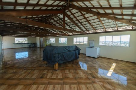 Casa à venda com 600m², 3 quartos e 7 vagas Casa à venda com 600m², 3 quartos e 7 vagasTerraço