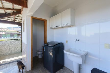 Casa à venda com 600m², 3 quartos e 7 vagas Casa à venda com 600m², 3 quartos e 7 vagasÁrea de Serviço