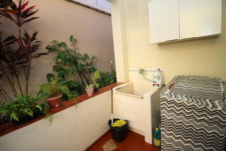 Casa à venda com 200m², 4 quartos e 1 vagaÁrea de Serviço