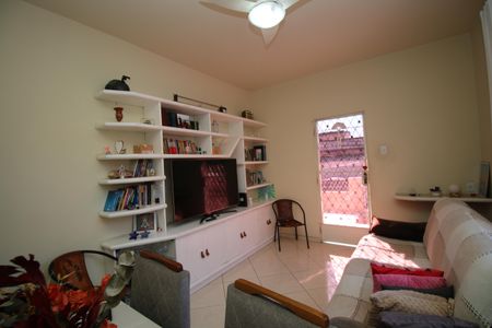 Casa à venda com 200m², 4 quartos e 1 vagaSala