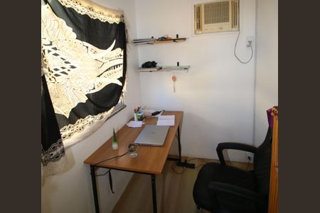 Casa à venda com 200m², 4 quartos e 1 vagaQuarto de Serviço